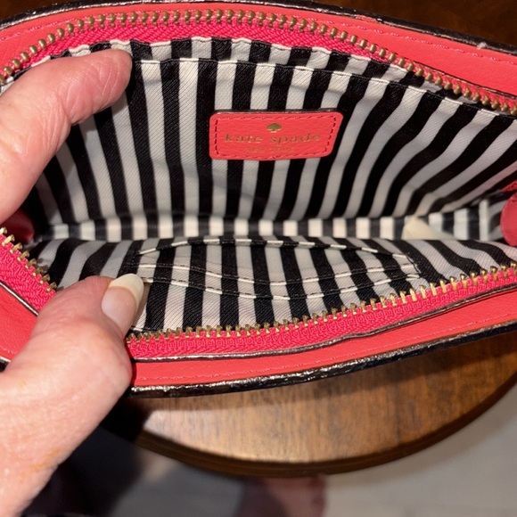 Kate Spade wristlet pebble leather/patent bow on front orangeish red gold NWOT - Picture 11 of 13